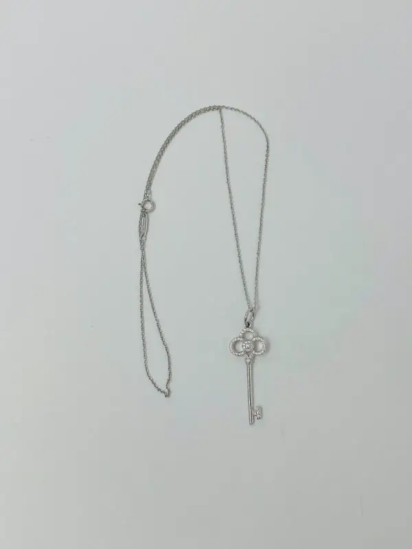 Unknown Tiffany Diamond Key Pendant Necklace 4gr 33.7mm 750WG