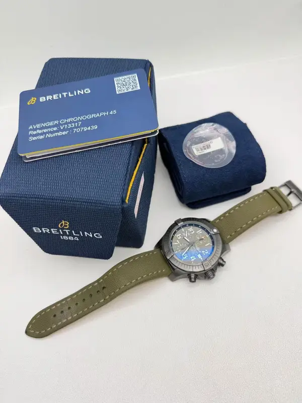 Breitling V13317101L1X1
