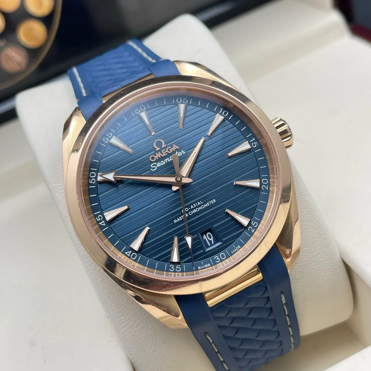 Omega 220.52.41.21.03.001