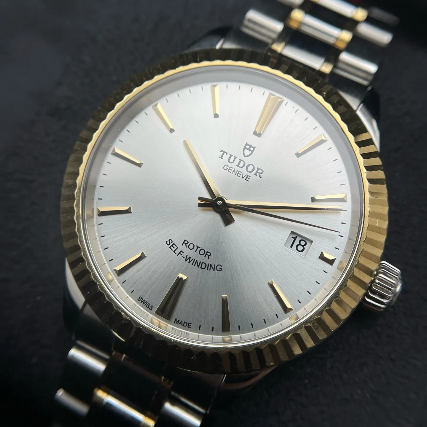 Tudor m12513-0003