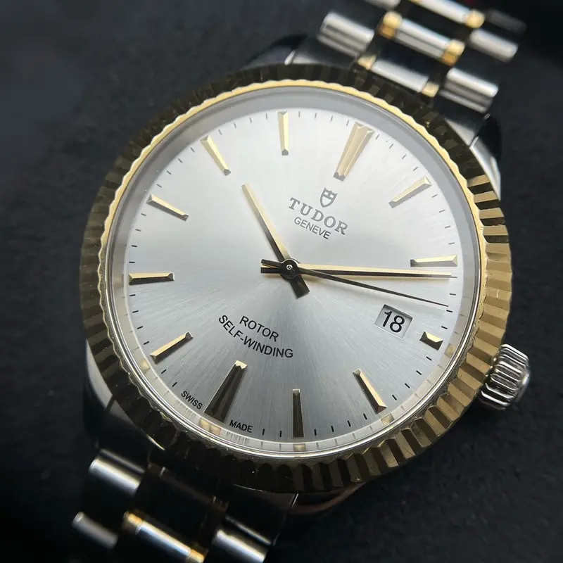 Tudor m12513-0003