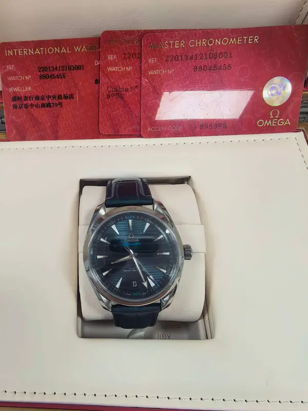 Omega 220.13.41.21.03.001