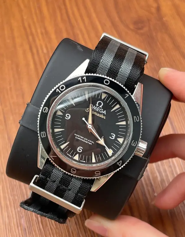 Omega 233.32.41.21.01.001