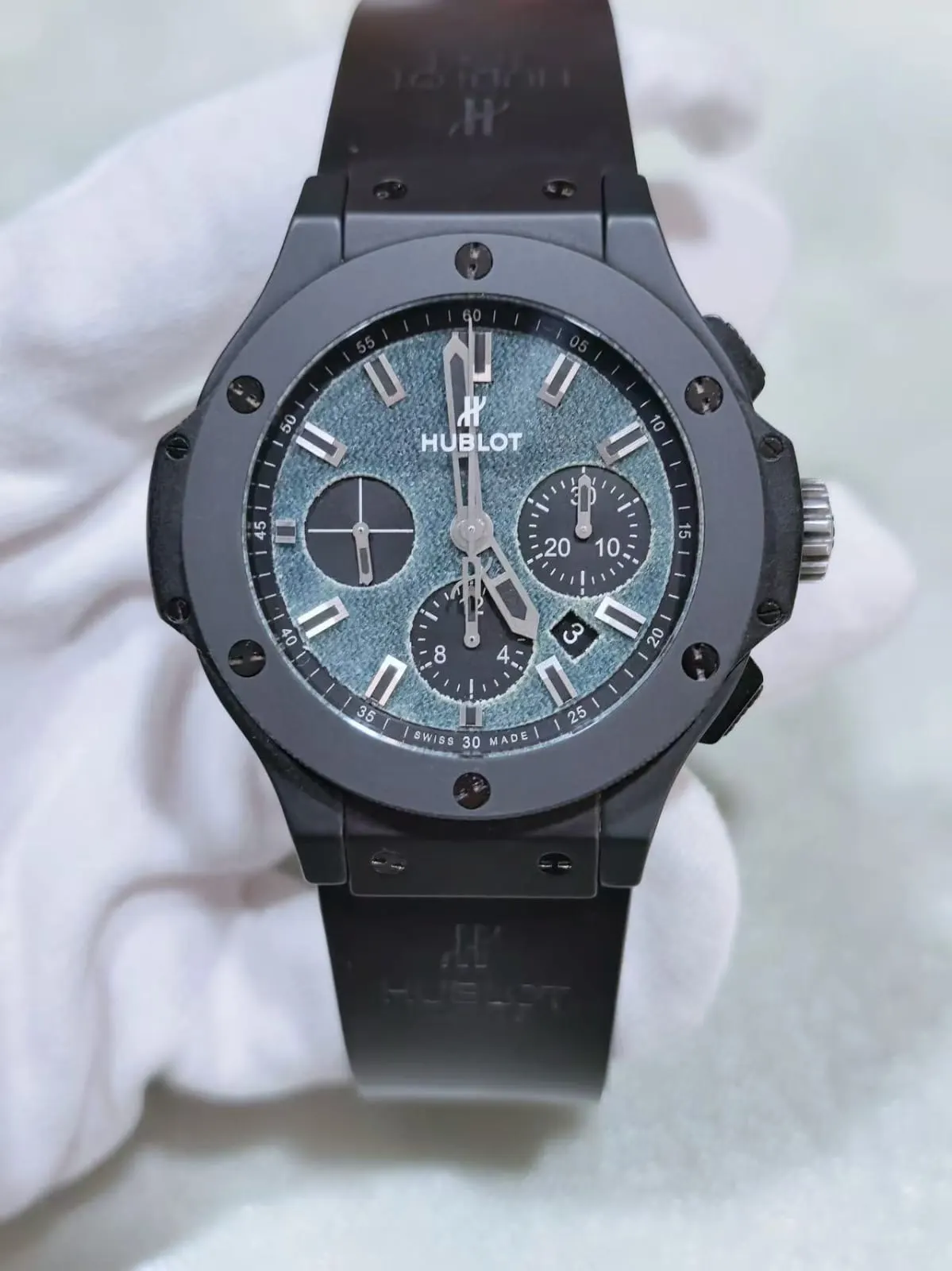 Hublot 301.CI.2770.NR.JEANS