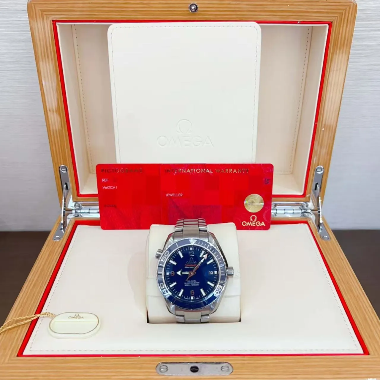 Omega 232.90.42.210.30.01